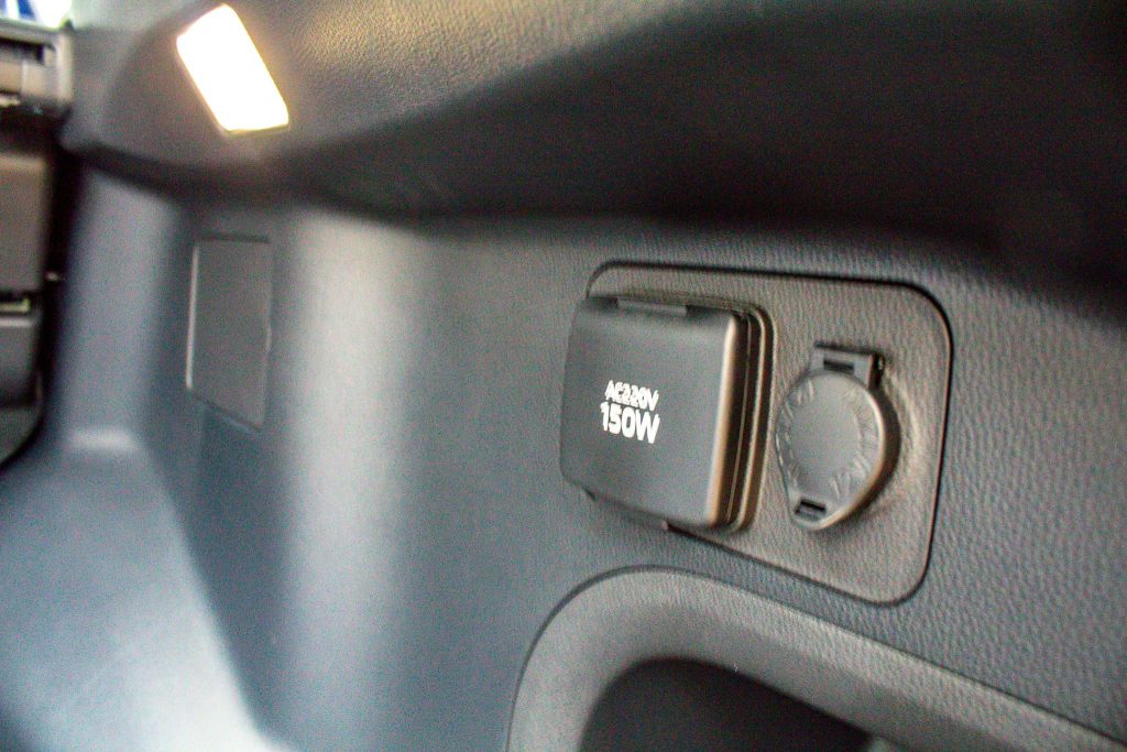 Suzuki 3 pin socket