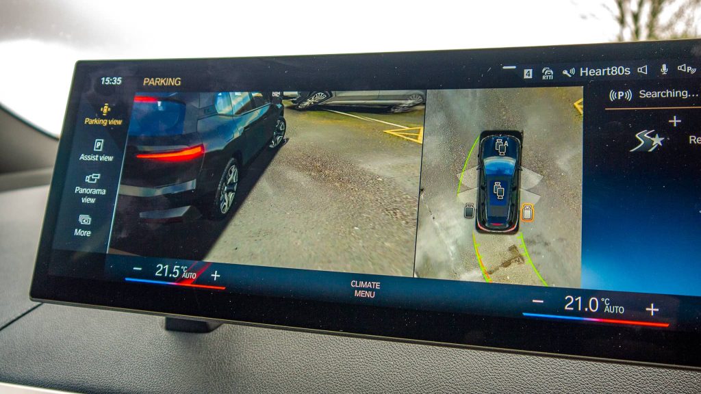 BMW iX parking camera