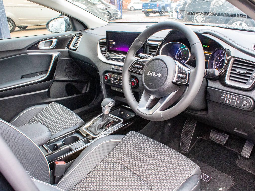 Kia XCeed PHEV cockpit