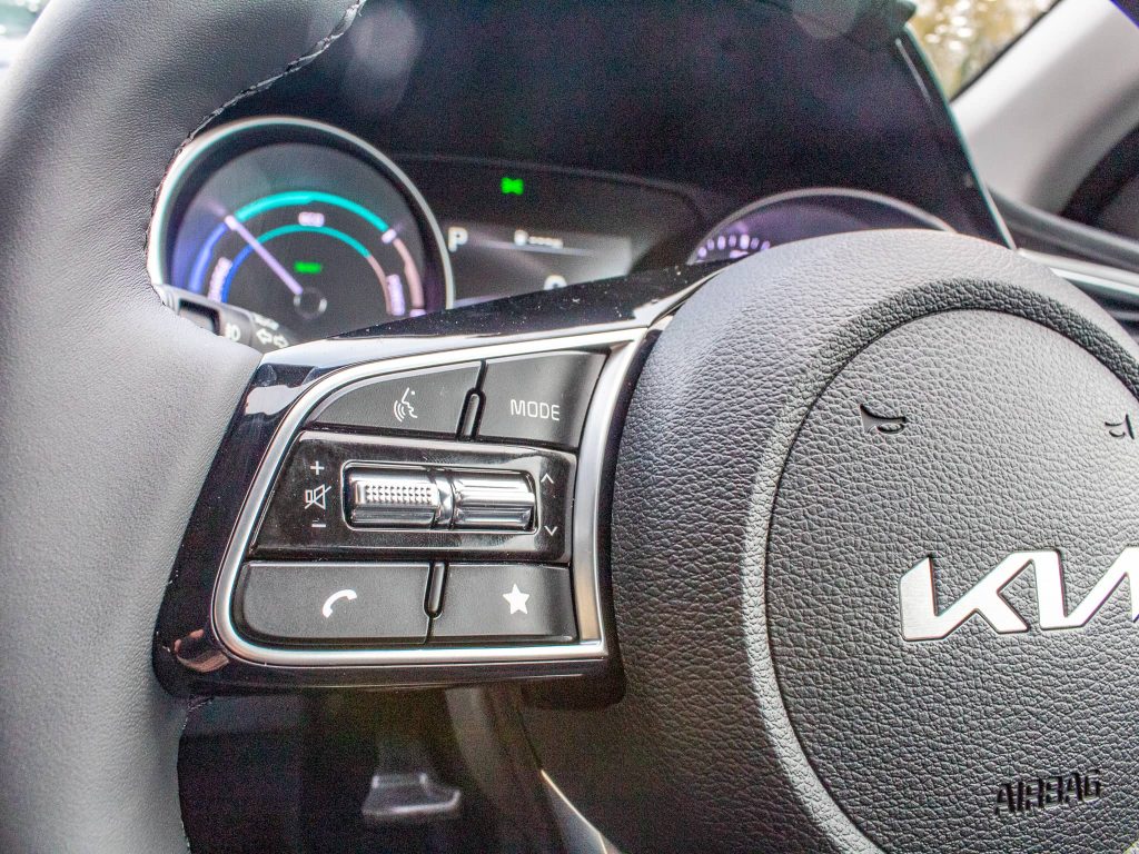 Kia XCeed PHEV steering wheel