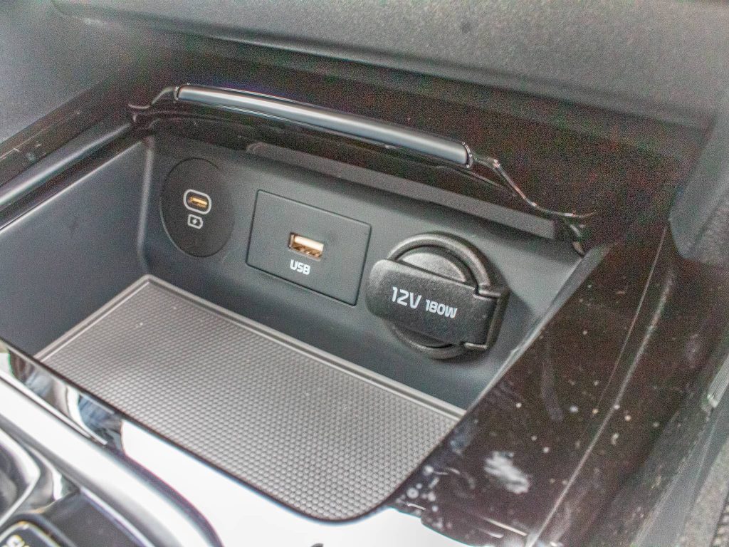 Kia XCeed usb panel