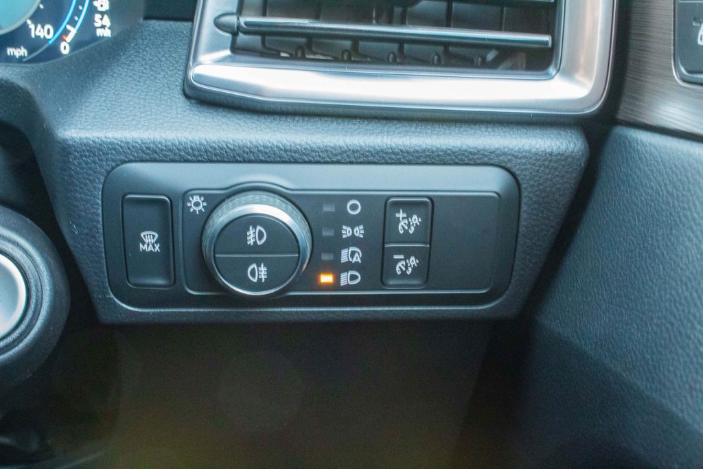 VW Amarok controls