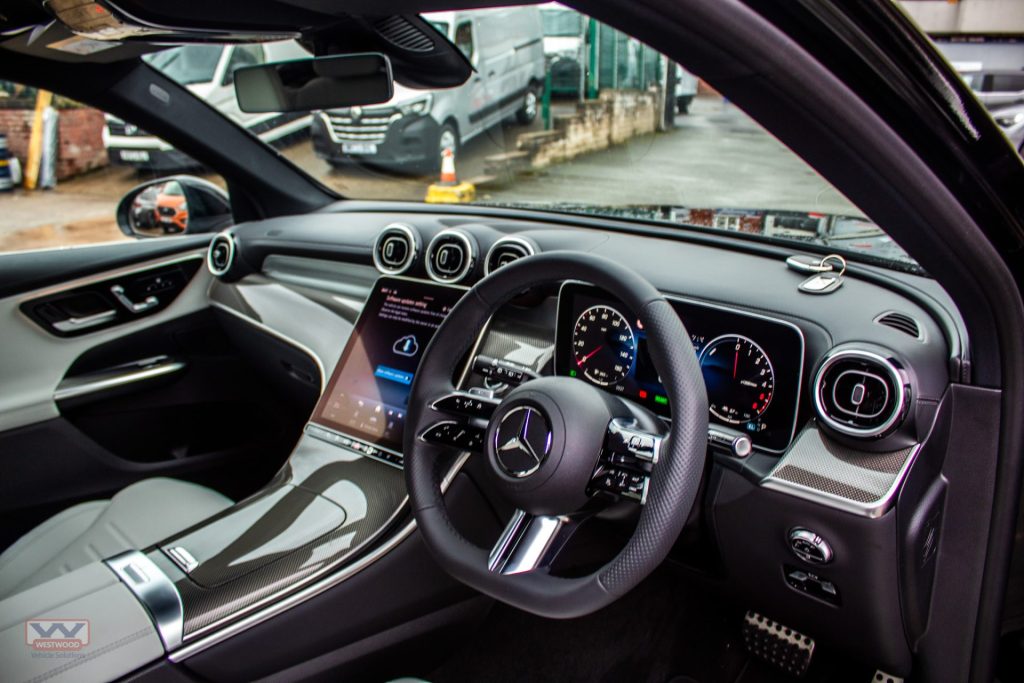 Mercedes GLC cockpit