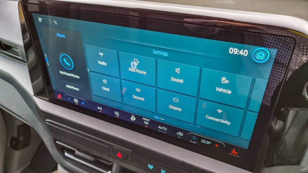 2024 Ford Transit Custom touchscreen