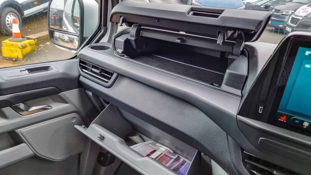 Mk8 Ford Transit Custom storage