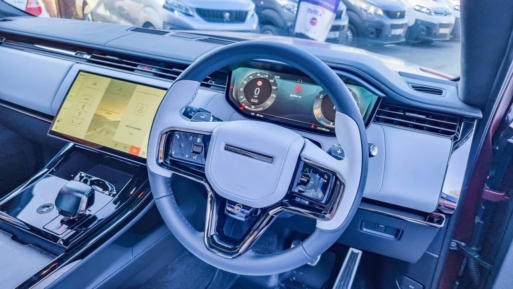 Range Rover Sport SV Edition 2 cockpit