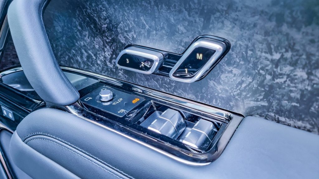 Range Rover Sport SV Edition 2 door panel