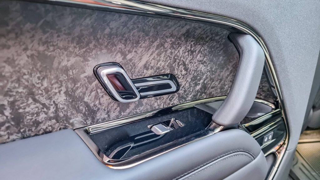 Range Rover Sport SV Edition 2 seat control