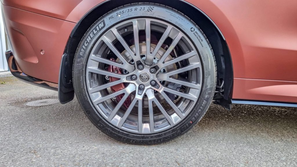 Range Rover Sport SV Edition 2 wheel