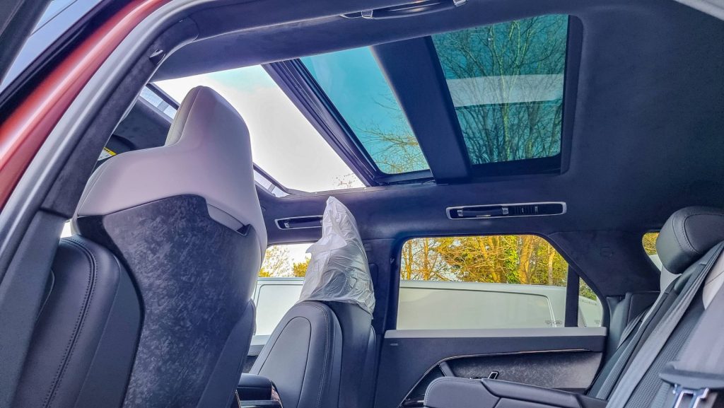 Range Rover Sport SV2 panoramic sunroof