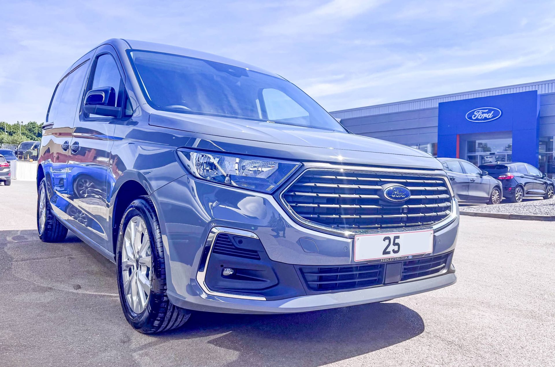Ford Transit Connect Limited PHEV 2025