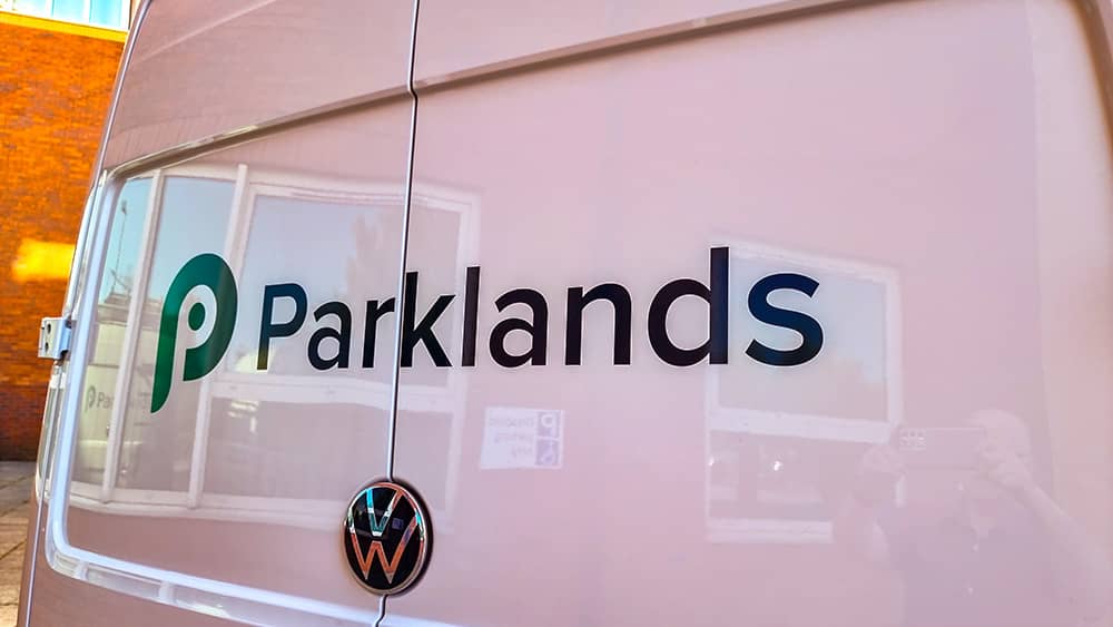 VW Logo Parklands Logo