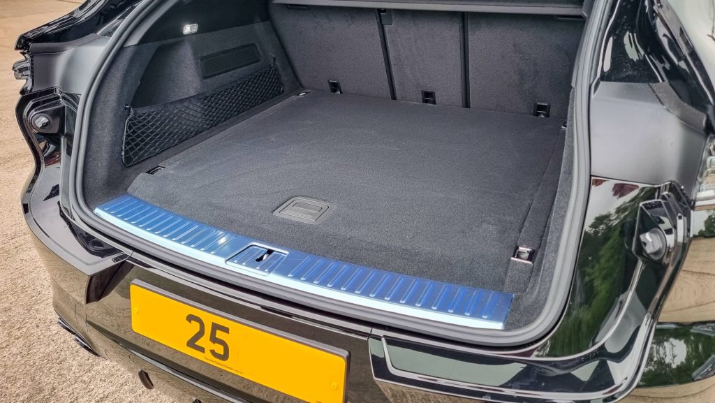 Porsche Cayenne boot