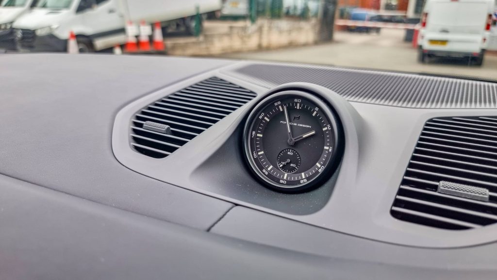 Porsche Cayenne clock