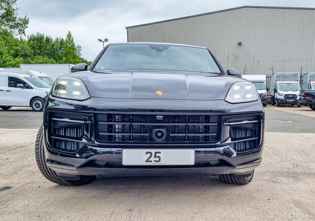 Porsche Cayenne e Hybrid front