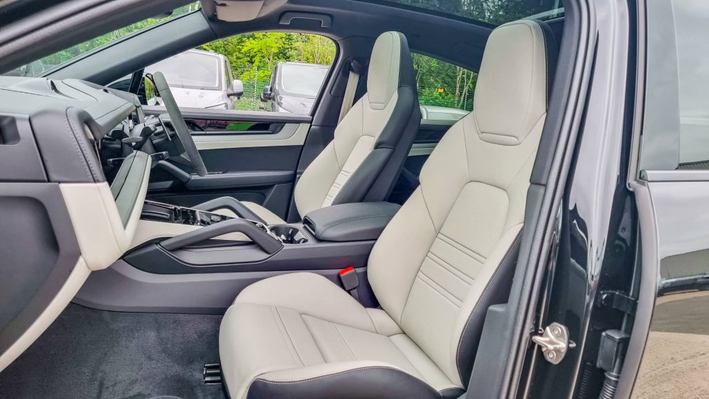 Porsche Cayenne e Hybrid front seats