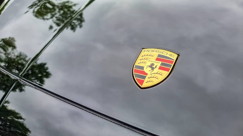 Porsche Cayenne logo