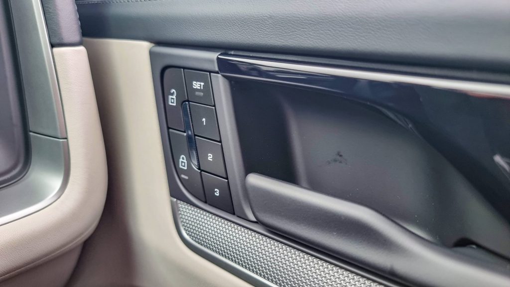 Porsche Cayenne memory seats