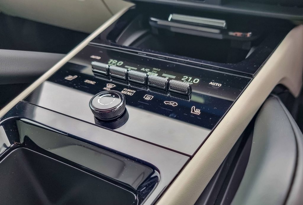 Porsche Cayenne physical console buttons