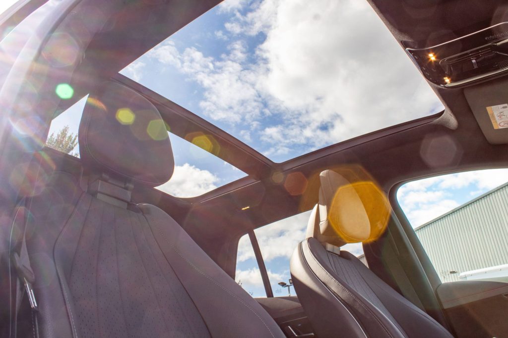 Panoramic Sunroof Mercedes EQE SUV