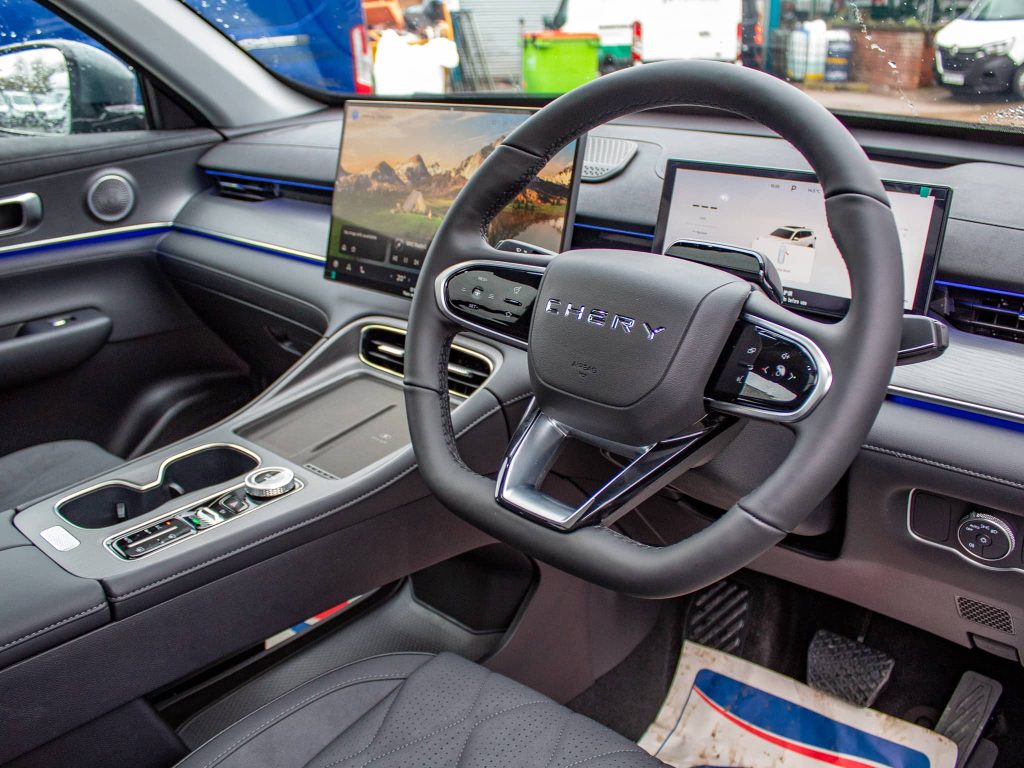 Chery Tiggo 8 cockpit